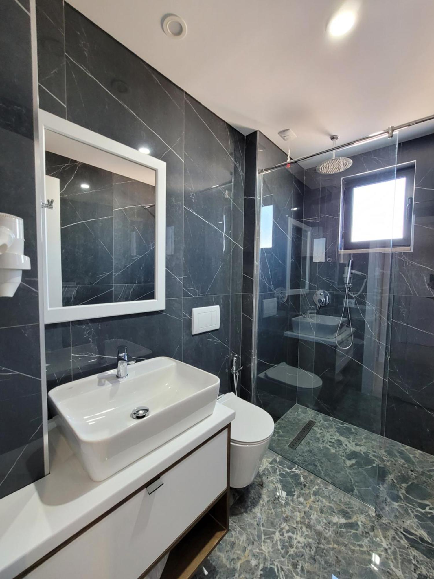 Prestige Hotel Ksamil Dış mekan fotoğraf